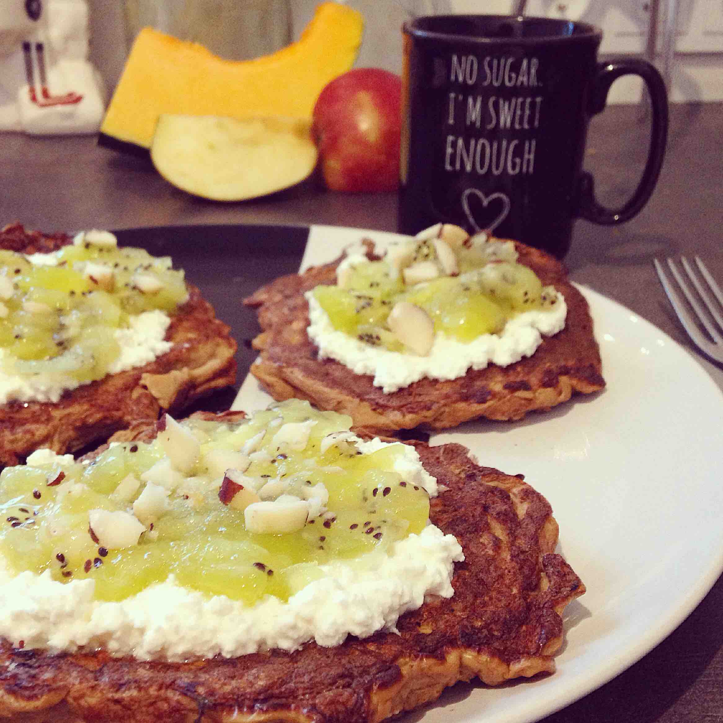 jesienne racuchy dyniowo-kawowe z prażonym jabłuszkiem