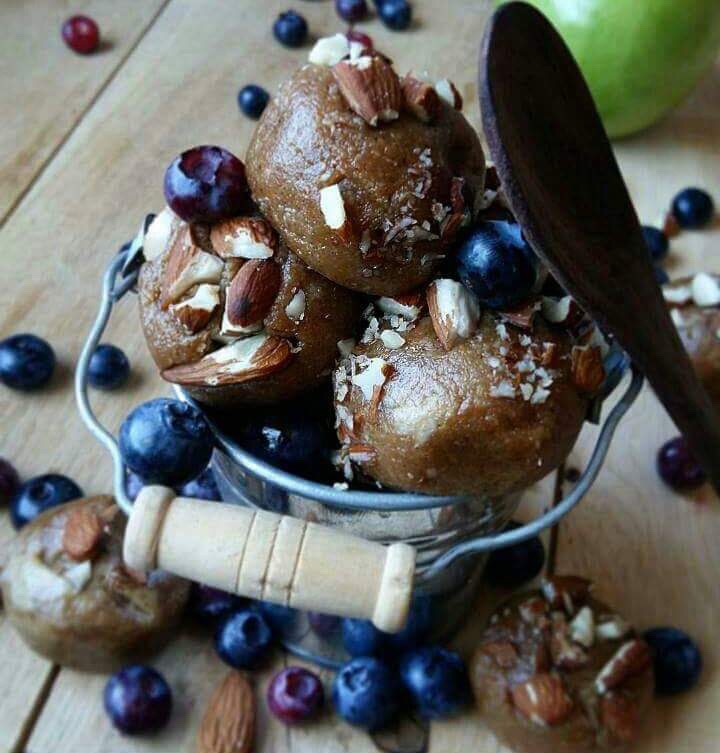 Pralinki kokosowo daktylowe