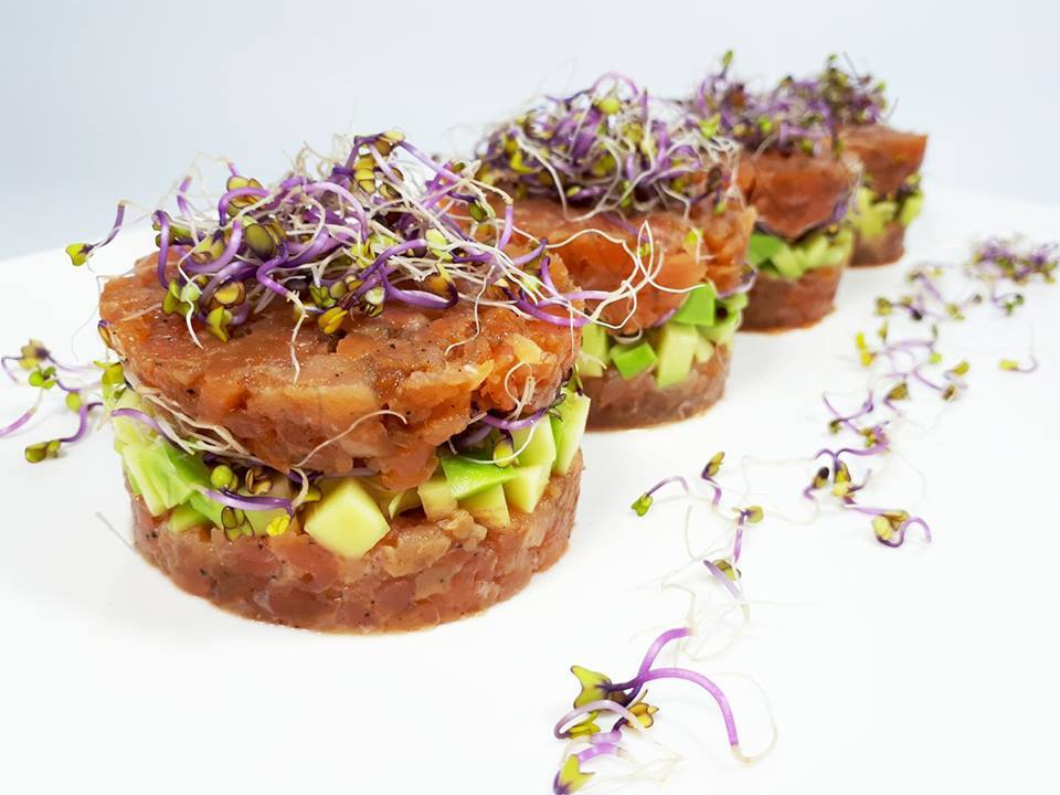 TATAR Z WĘDZONEGO ŁOSOSIA