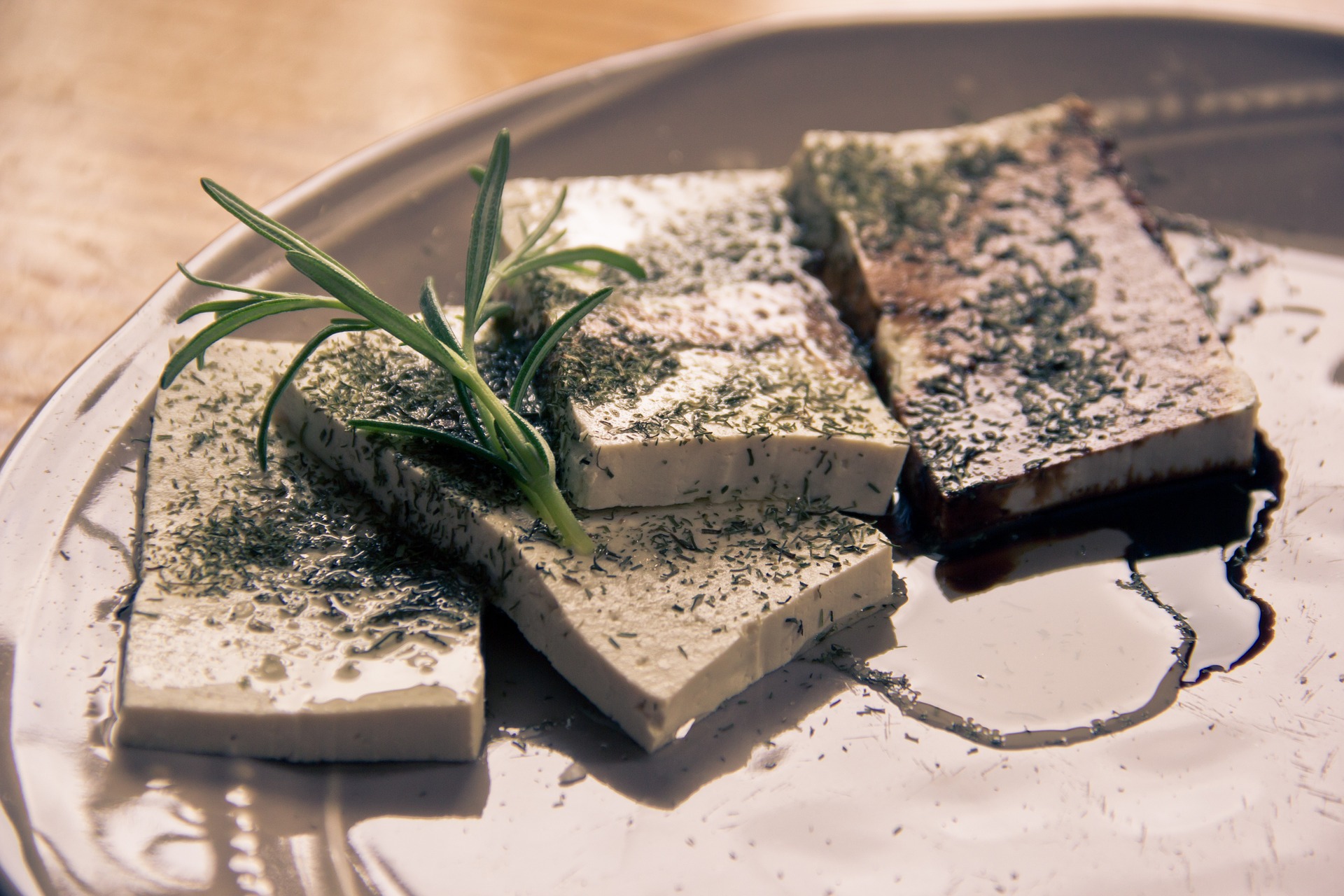 Tofu - jakie korzyści zdrowotne wiążą się z jego spożywaniem?