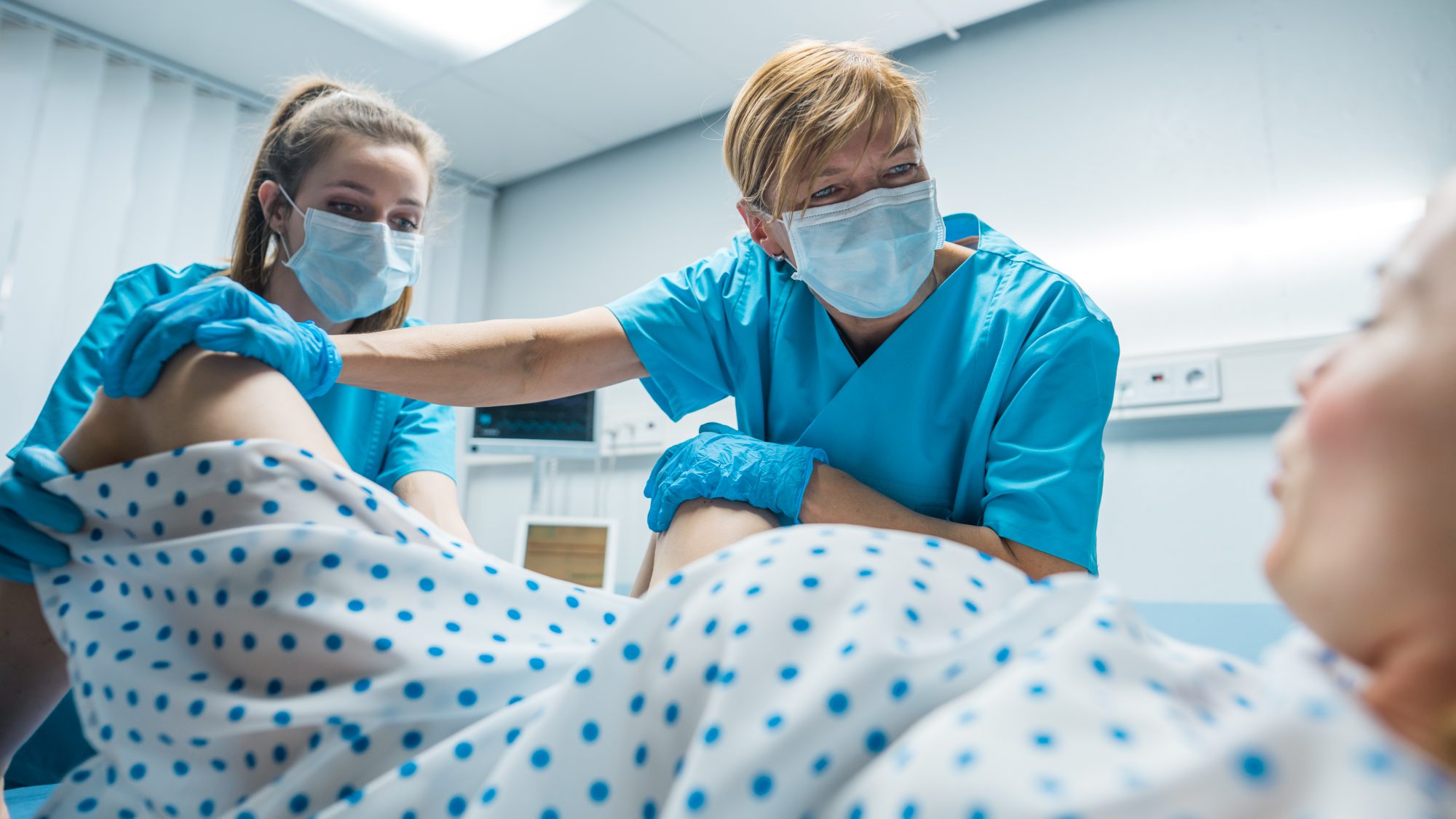 Poród naturalny vs. cesarskie cięcie